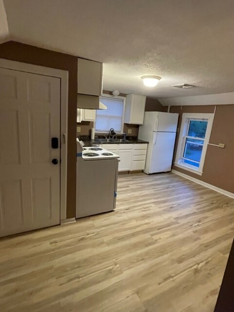 Photo - 162 Russell Rd Unidad Upper