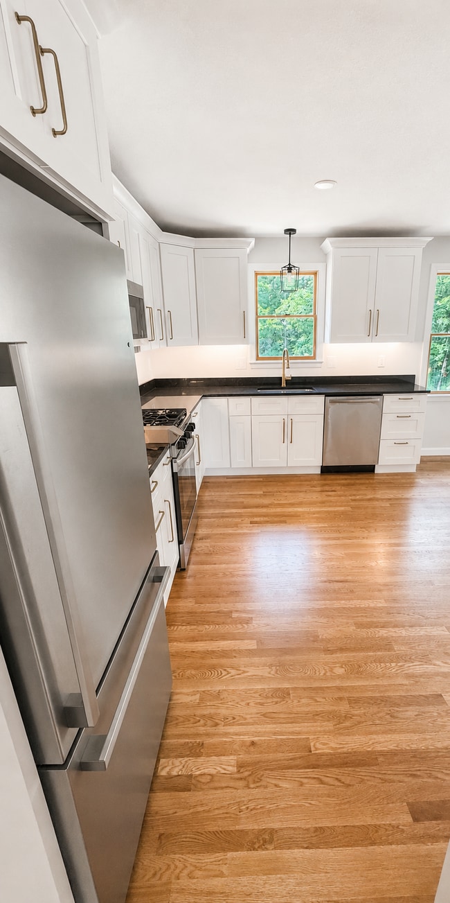 Photo - 123 Holland St