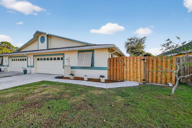 Photo - 6016 Pompano St