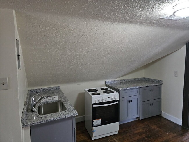 Photo - 1547 Hillcrest Rd Unit 3