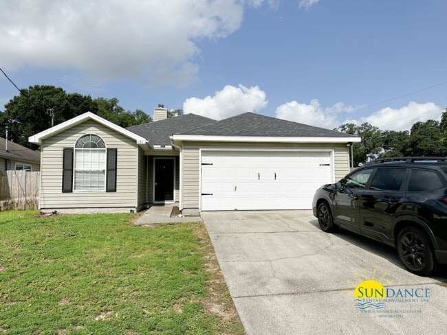 Building Photo - Adorable 3 Bedroom Home located in Fort Walton Beach Home!