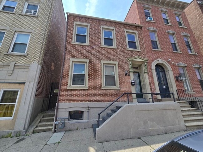Photo - 216 N 6th St House