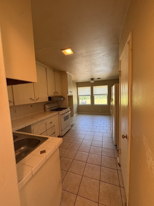 Photo - 1520 Roanoke Dr