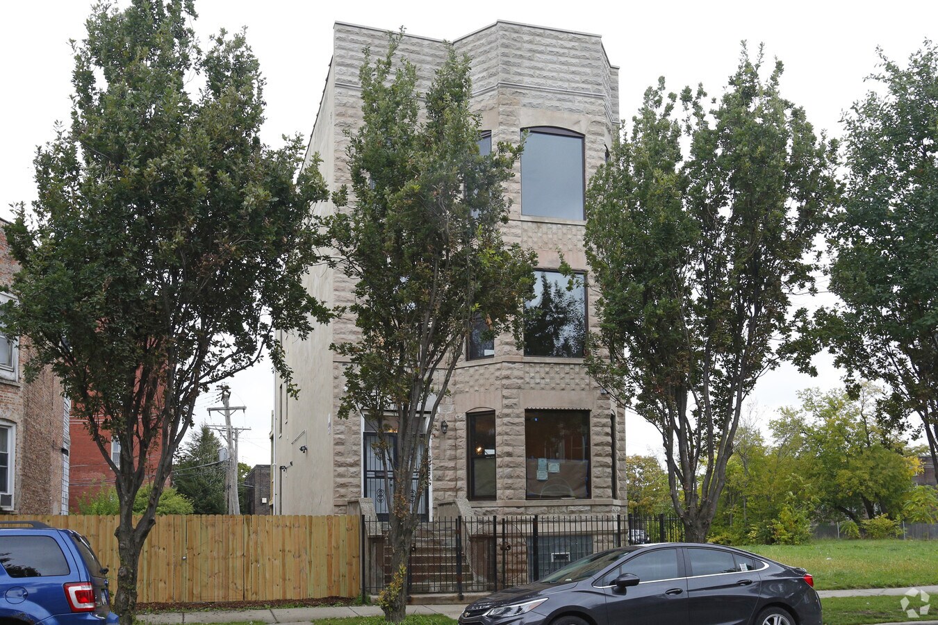 Photo - 3346 W Monroe St