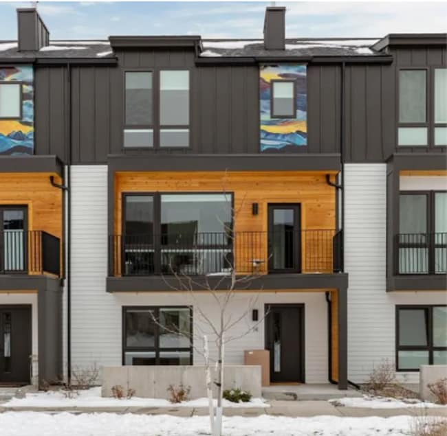 Building Photo - MODERN 3 BEDROOM 3 BATH NEAR CAMPUS