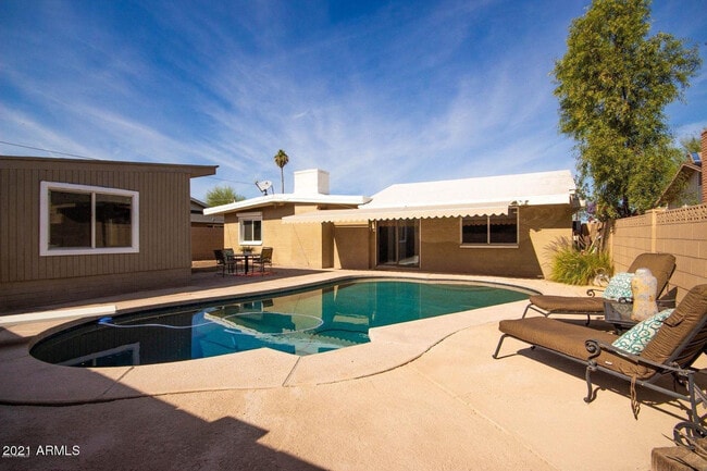 Photo - 1609 E Gaylon Dr