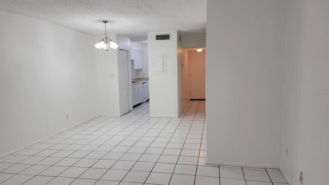 Photo - 7601 Abbey Ln Unidad C