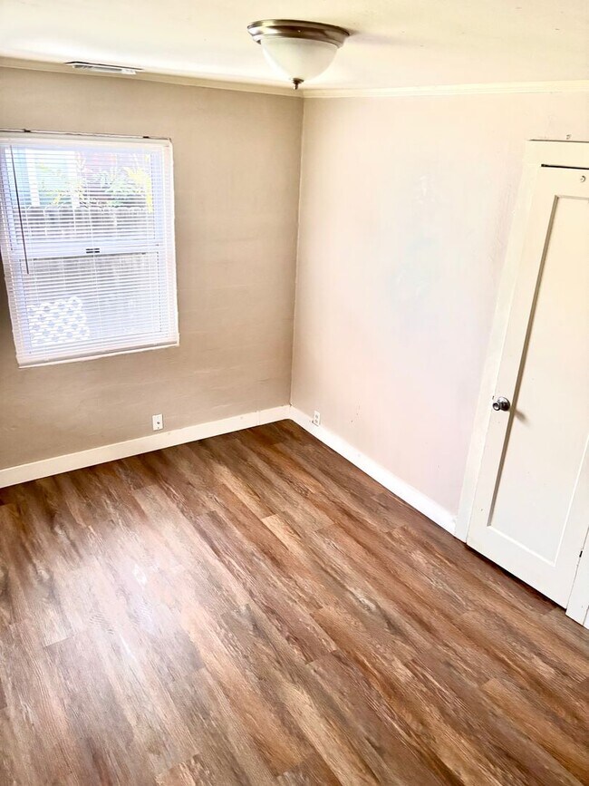 Photo - Edi2324/Jill2343 Unit Edi2324