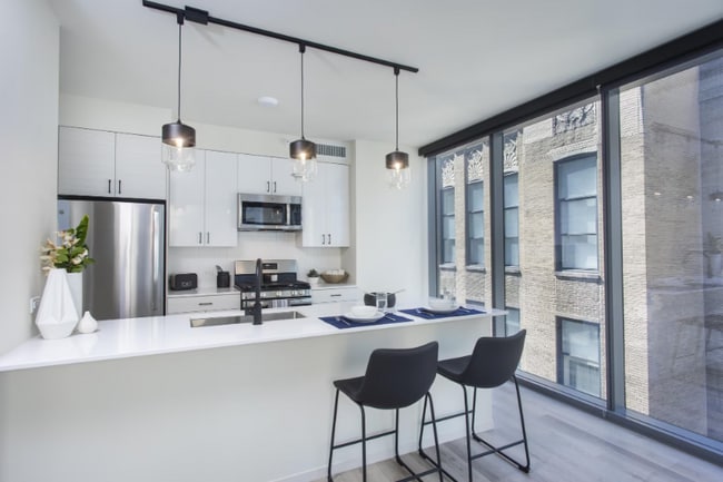 Building Photo - 299 N Michigan Ave Rental
