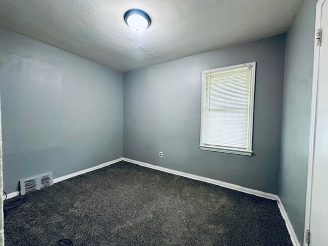 Photo - 3 Bedroom 1 Bathroom House For lease Welco...