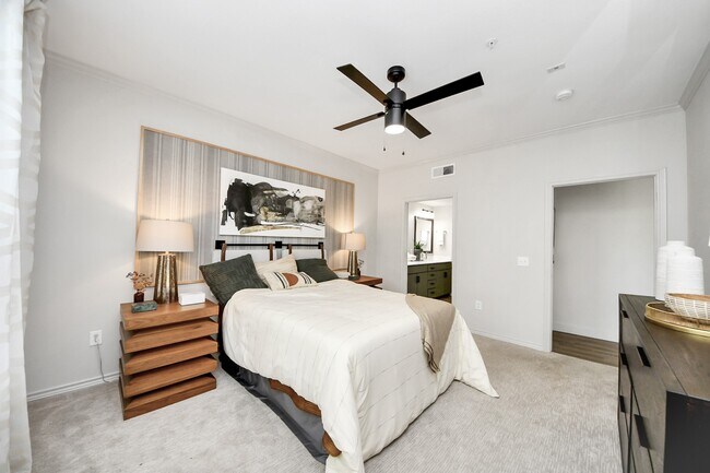 Photo - 3003 Memorial Ct