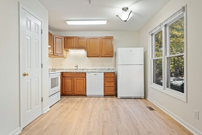 Photo - Carrboro 2 Bedroom/1Bathroom Unit! Adorabl... Casa