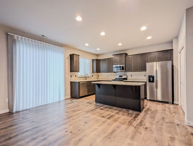 Photo - **Move-In Special** Stunning 5 bed, 2.5 ba...