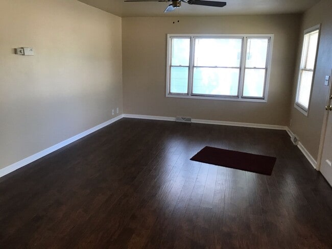 Photo - Gorgeous centrally located 2 bedroom, 1 ba...
