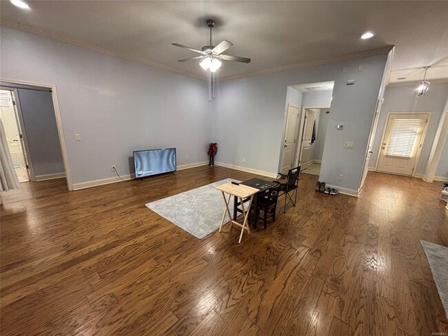 Photo - 3 Travertine Dr