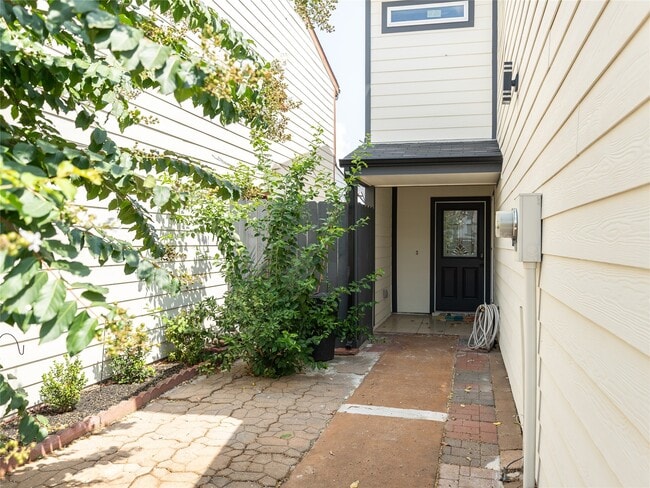 Photo - 10254 Valleywood Dr