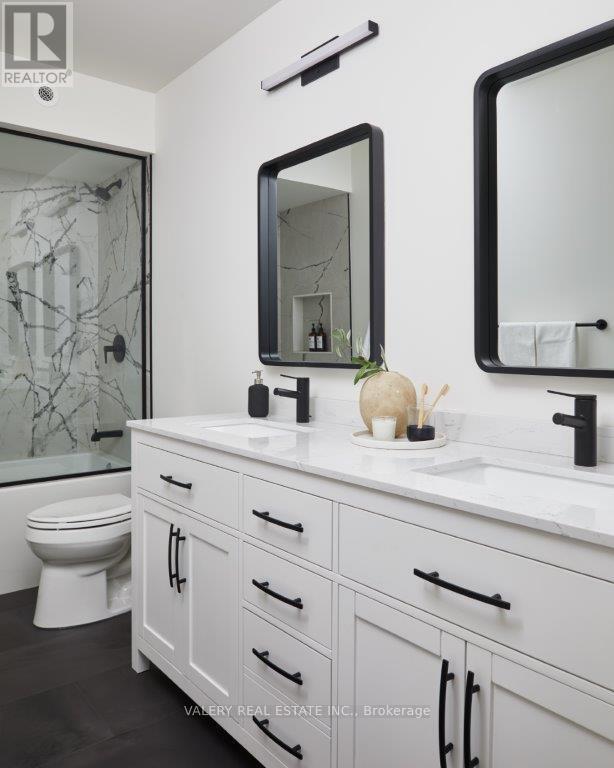 Photo - 31 Roslin Ave Unité Lower