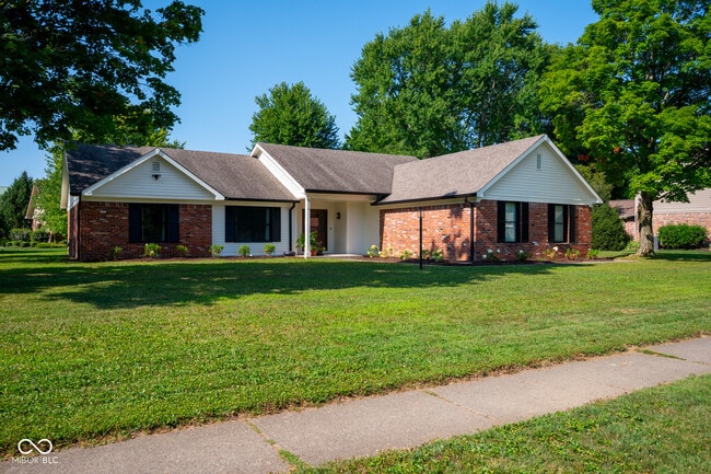 Photo - 910 Williamsburg Ln