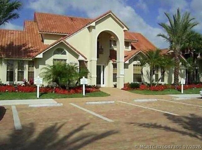 Building Photo - 1225 SW 46th Ave Unit 203