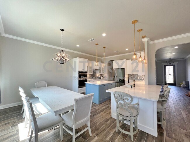 Photo - Stunning Custom 4/3/2 in Weatherford For Rent!