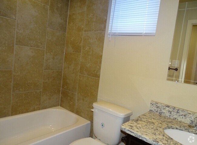 Building Photo - 6850 Lakeview Dr. Rental