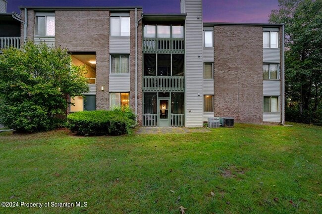 Photo - 1102 Summit Pointe