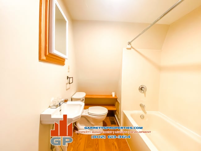 Photo - 140 W Hill Rd