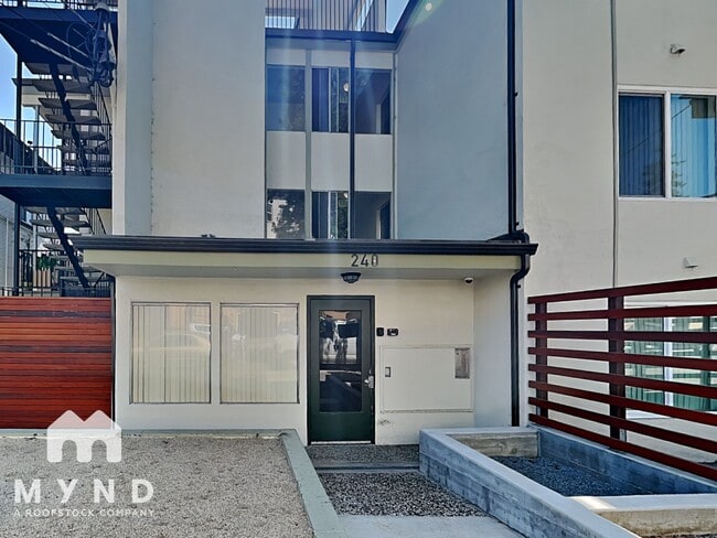 Photo - 240 Athol Ave Unidad 201