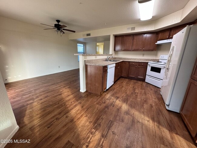 5200 W Wood Owl Dr