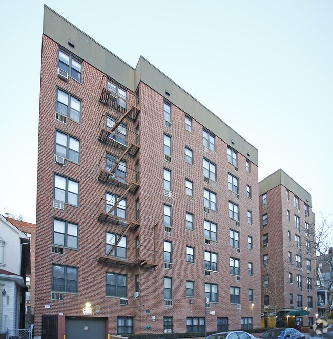 Photo - 1580 E 18th St