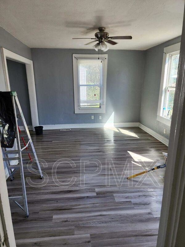 Photo - 2652 Lawrence St