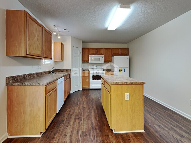 Photo - 2983 Dillon Rd