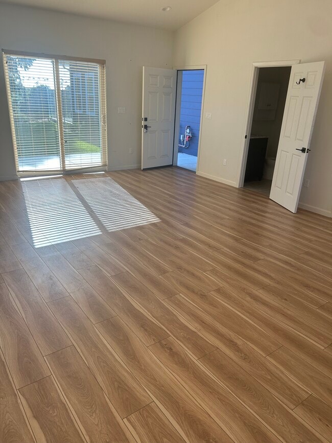 Building Photo - 6757 Wandermere Rd Unit Guest