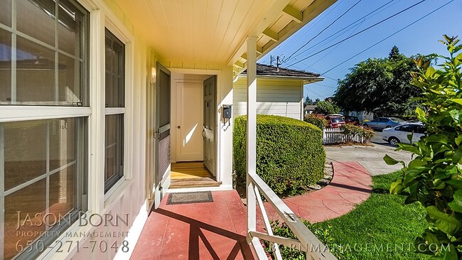 Photo - 1351 Chestnut St