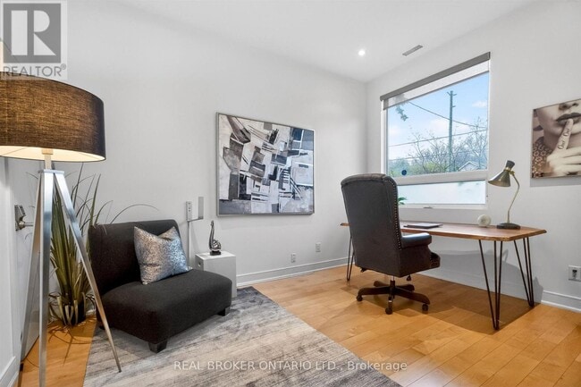 Photo - 88 S Kingsway