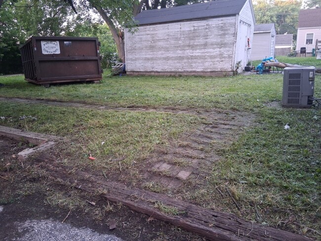 Photo - 2550 E Main St