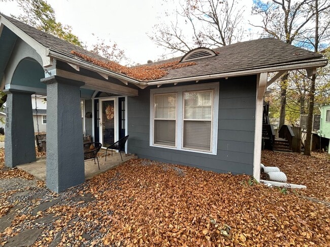 Photo - Contact Peggy 501 676 1758