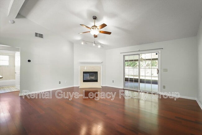 Photo - 3633 Carol Ann Ln