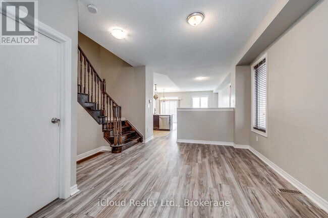 Photo - 518 Coach Dr