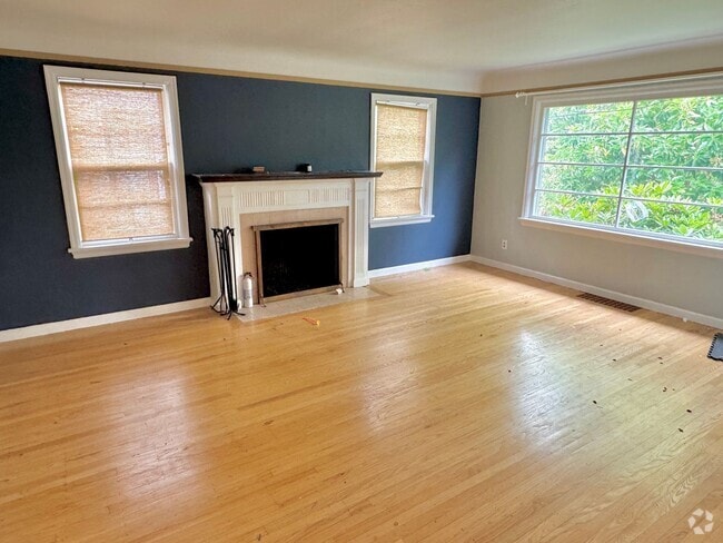 Building Photo - North Tabor 3-Story Bungalow with A/C, Det... Rental