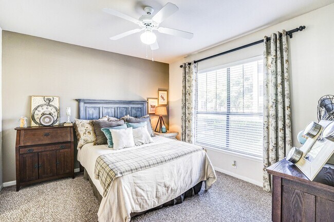 Photo - Cypress Lake at Stonebriar Apartments