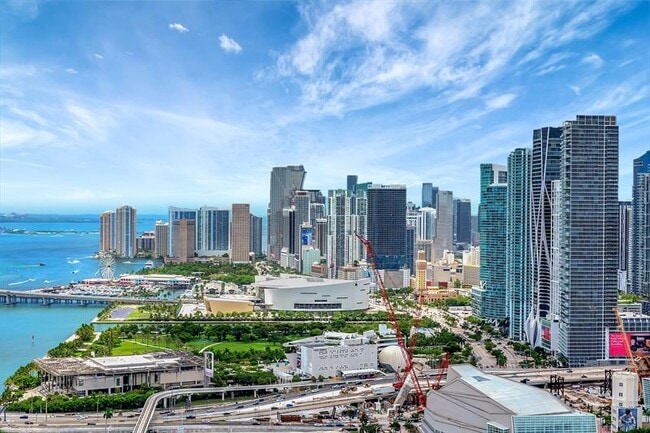 Building Photo - 1750 N Bayshore Dr Unit 4810