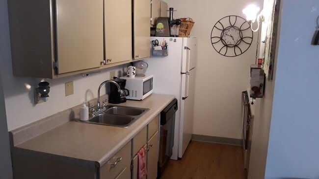 2831 Somerville Dr Unit 1