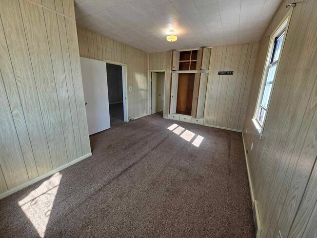 Photo - Price Rental