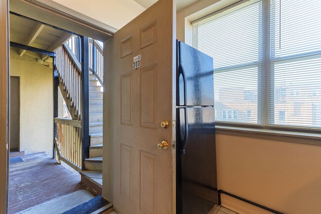 Photo - 4024 W Division St Unit 303