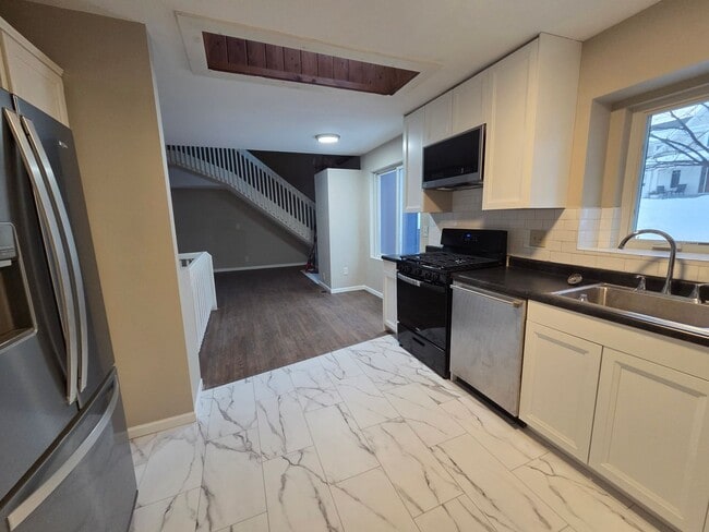 Photo - Deephaven 3 bedroom  3 bath house, near Lake Minnetonka