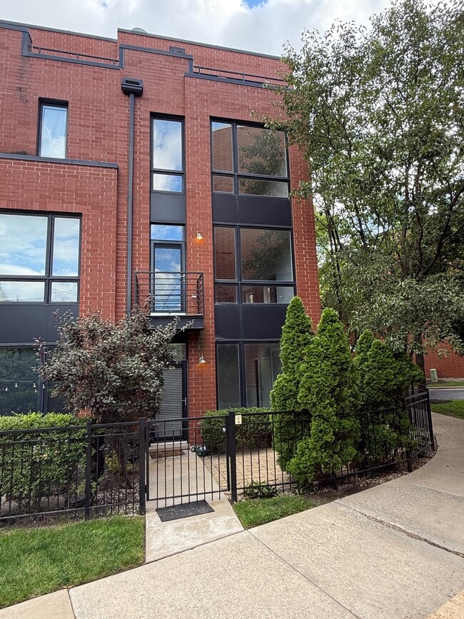 Building Photo - 2864 N River Walk Dr Rental