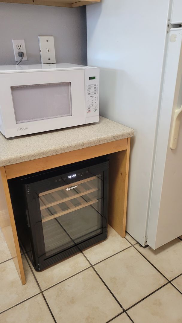 Photo - Seasonal/short term only 2/2 ground floor ...