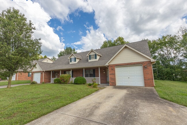 Building Photo - 44 Arlington Ct