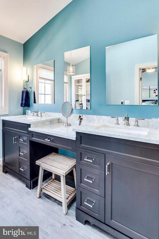 Photo - 901 Harrison Cir